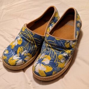 Dansko Clogs Victoria Tahiti 37 EU (6.5-7 US) Canvas Shoes Floral Blue Yellow